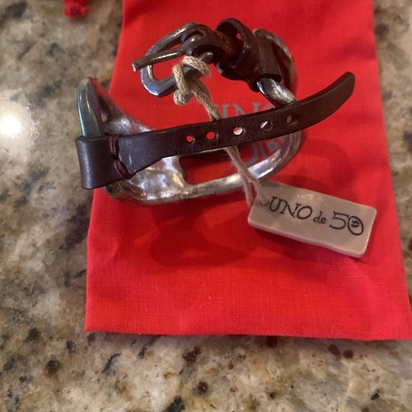 Uno de 50 pink Swarovski cuff New/tags. - Picture 3 of 6